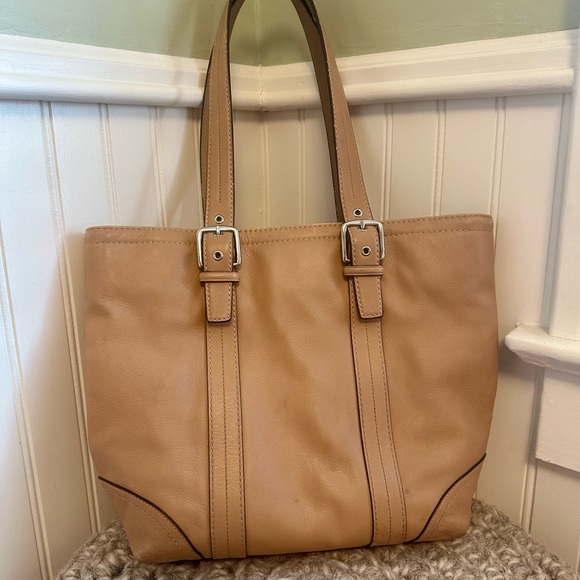Coach Tan Leather Hampton Bag - Picture 2 of 12